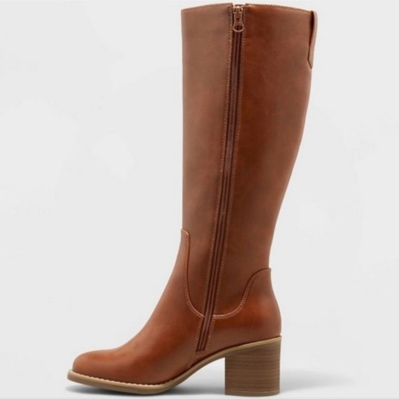 Women's Tatiana Heeled Riding Boots - Universal Thread
NWT/NEW - Picture 2 of 7